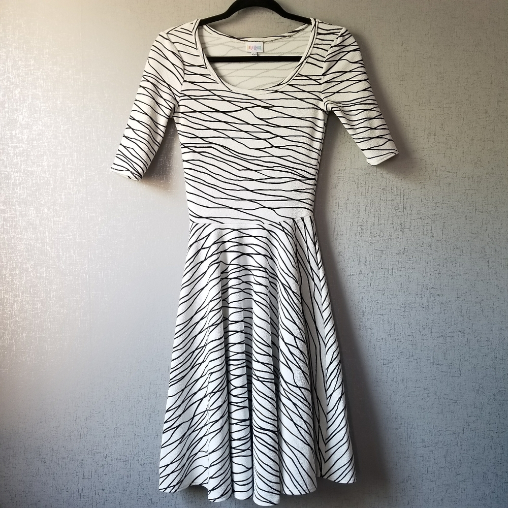 Lularoe Nicole Classy Printed Minimalist Dress XXS
